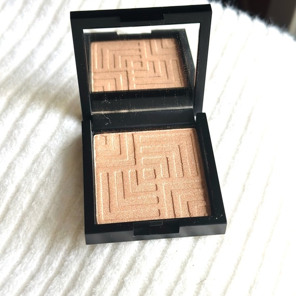 Dose of Colors Supreme Glow Highlighter - Picture 2 of 3